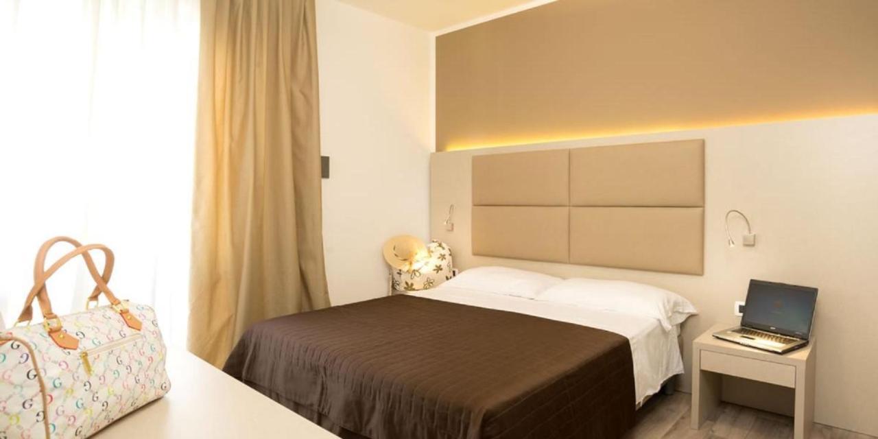 Hotel Trevi Lido di Jesolo Esterno foto
