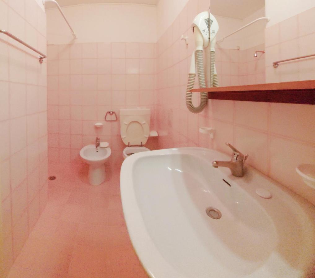Hotel Trevi Lido di Jesolo Esterno foto