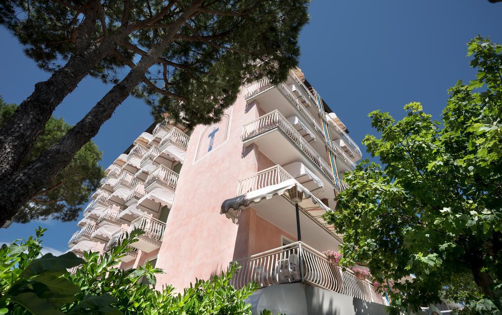 Hotel Trevi Lido di Jesolo Esterno foto